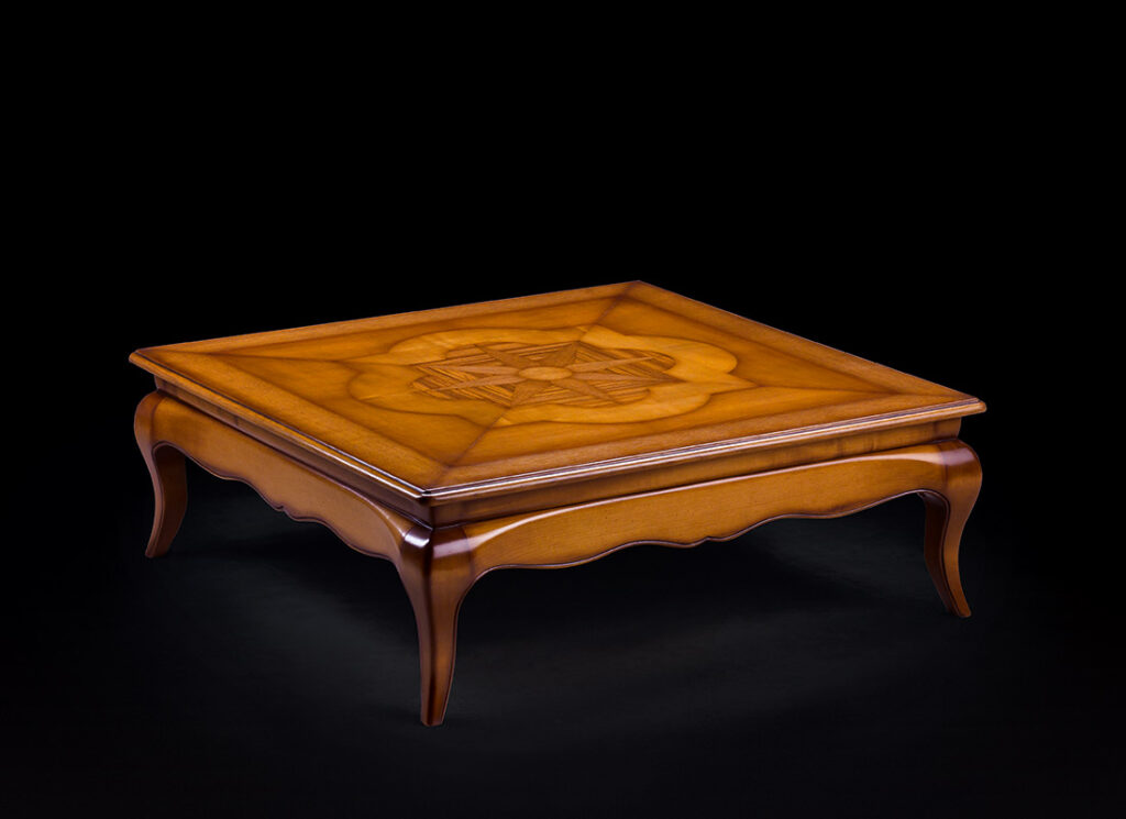 tavolino-essenza-ciliegio-con-piano-intarsiato-NCF026-prestigemobili